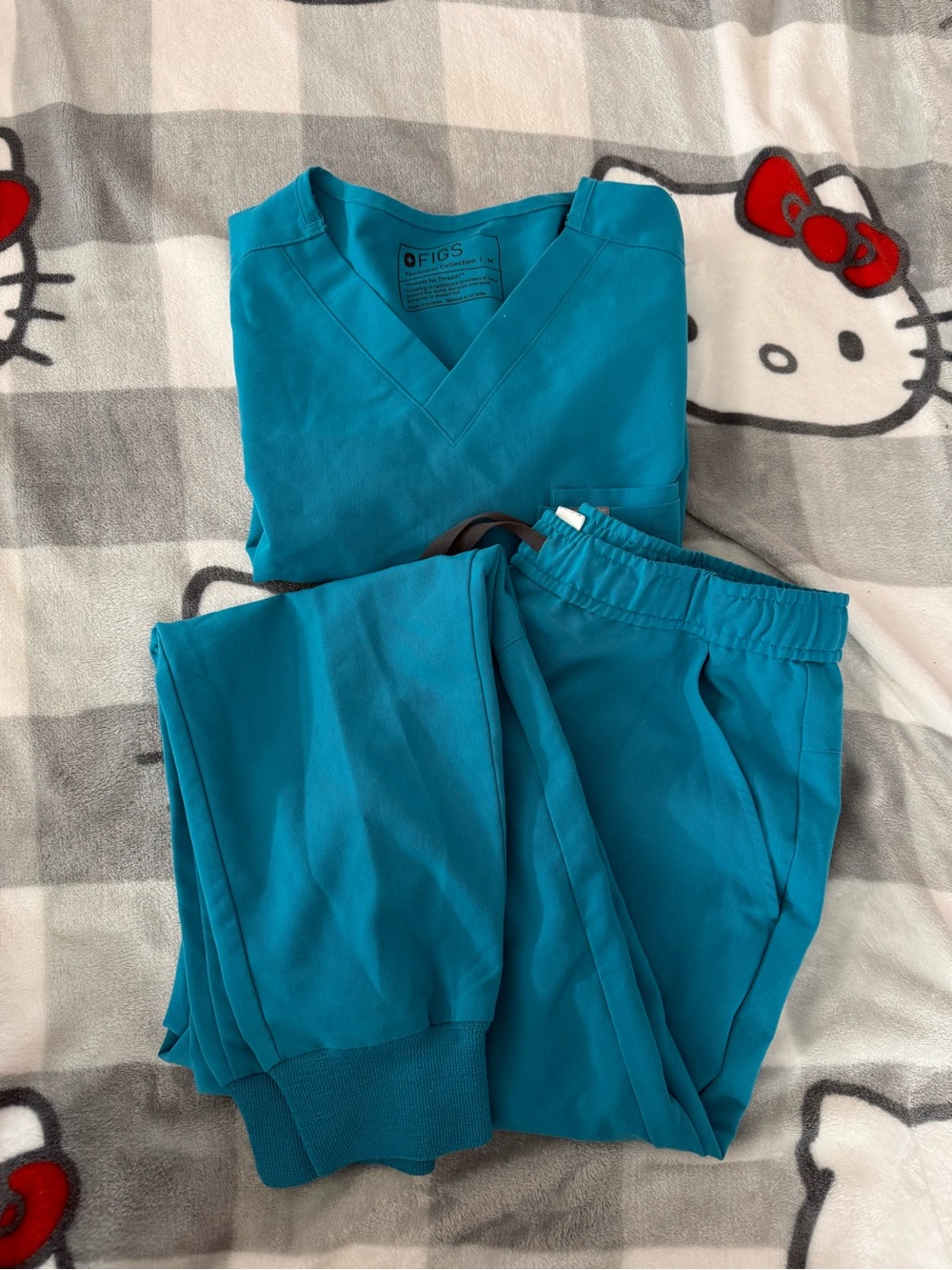 FIGS womenTeal V-Neck Scrub Top with Elastic Waist Jogger Pants size M for both